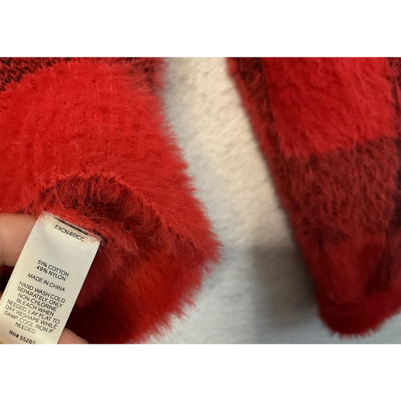 Express Sweater Womens XS Red Black Buffalo Plaid Fuzzy Eyelash Crewneck Cropped - Picture 4 of 9